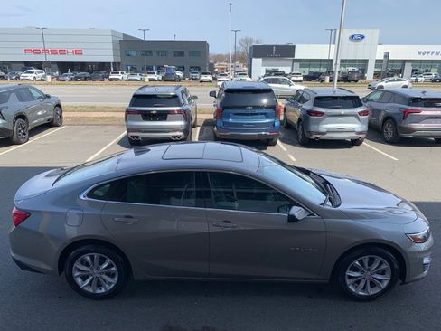 New 2025 Chevrolet Malibu LT image 4