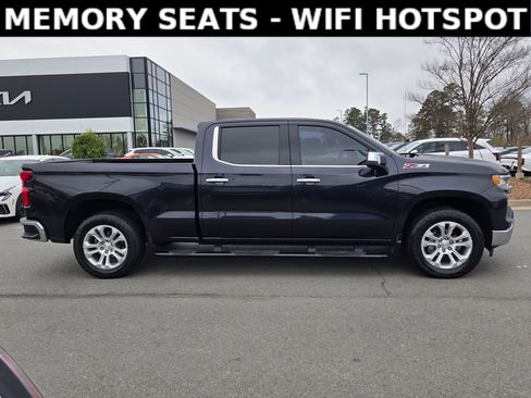 Used 2022 Chevrolet Silverado 1500 LTZ w/ Technology Package image 8
