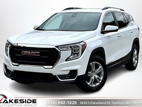 Used 2023 GMC Terrain SLE w/ Driver Convenience Package image 1