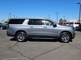 Used 2022 Chevrolet Suburban LT w/ Luxury Package video 4