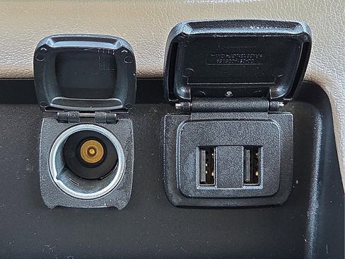 Used 2020 GMC Yukon SLT w/ Premium Edition image 18