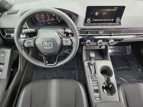 Used 2023 Honda Civic Sport image 11