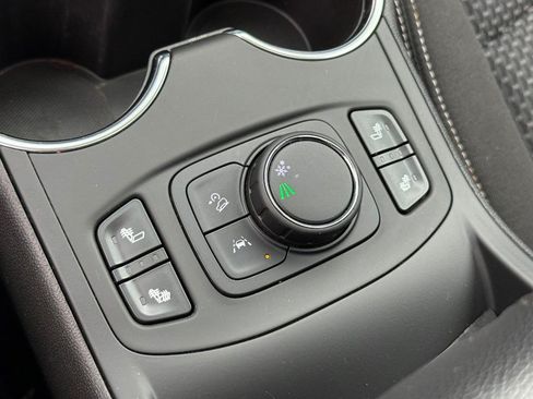 Used 2022 GMC Terrain SLE w/ Driver Convenience Package FWD image 23