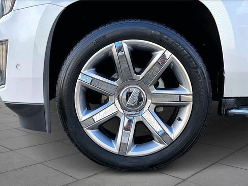 Used 2018 Cadillac Escalade Luxury image 10