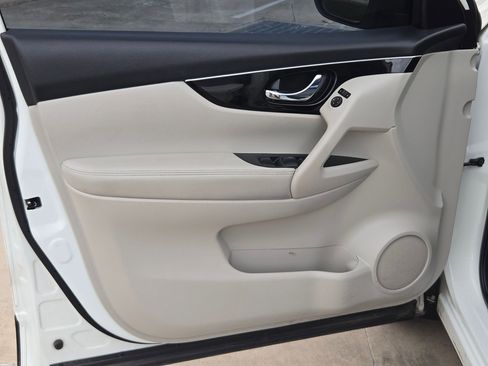 Used 2019 Nissan Rogue Sport SL image 11