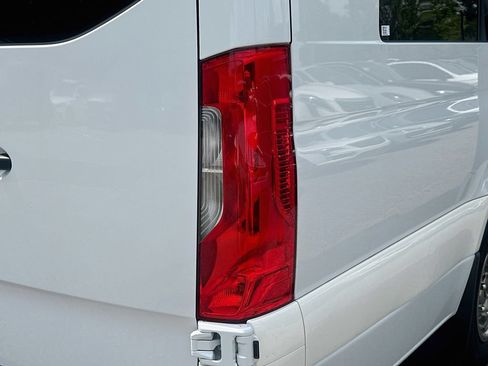 Used 2024 Mercedes-Benz Sprinter 3500 image 31