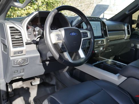 Certified 2022 Ford F250 Lariat w/ Black Appearance Package image 4