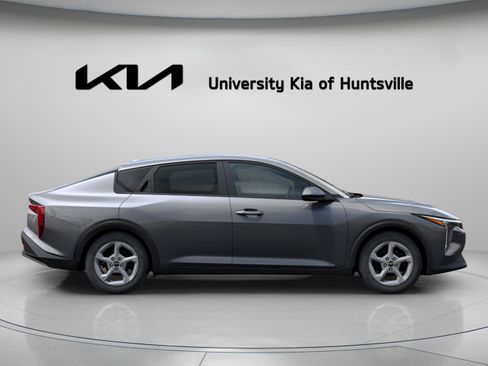 New 2025 Kia K4 LXS image 9