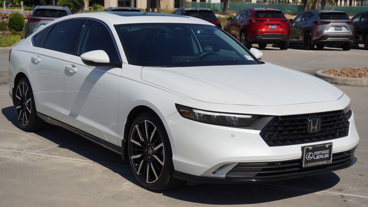 Used 2023 Honda Accord Touring image 4