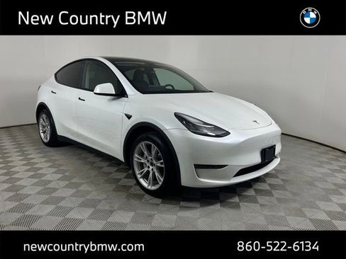 Used 2022 Tesla Model Y Long Range AWD/4WD image 1