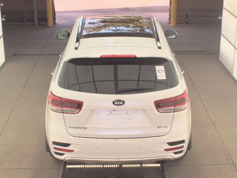 Used 2017 Kia Sorento SX image 7