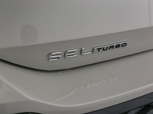New 2026 Volkswagen Tiguan SEL R-Line AWD/4WD image 11