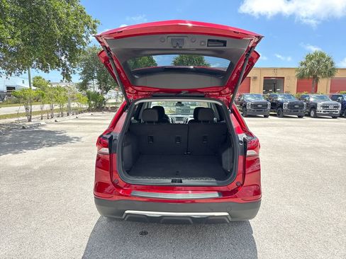 Used 2023 Chevrolet Equinox LT FWD image 27