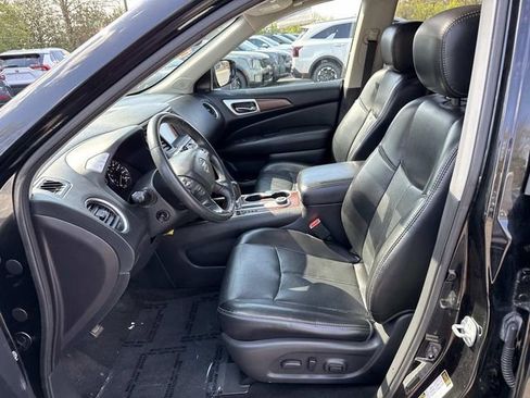 Used 2017 Nissan Pathfinder Platinum w/ Family Entertainment Package AWD/4WD image 14
