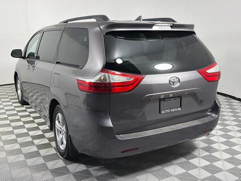 Used 2018 Toyota Sienna LE FWD image 7