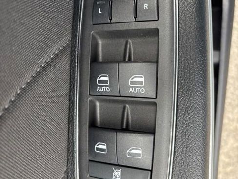 Certified 2023 Dodge Charger SXT RWD image 18