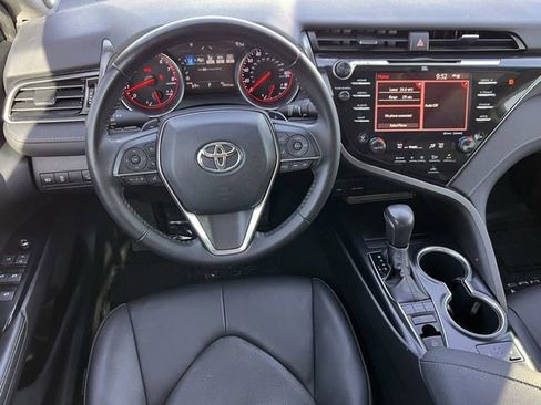 Used 2020 Toyota Camry XSE image 12