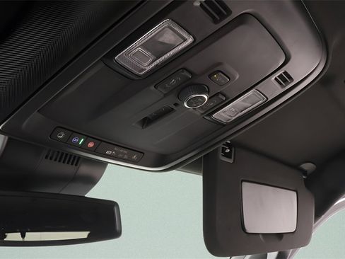 Used 2025 GMC Yukon Denali image 16