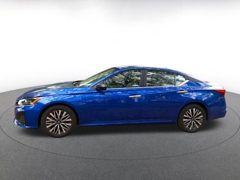 Used 2025 Nissan Altima 2.5 SV image 4