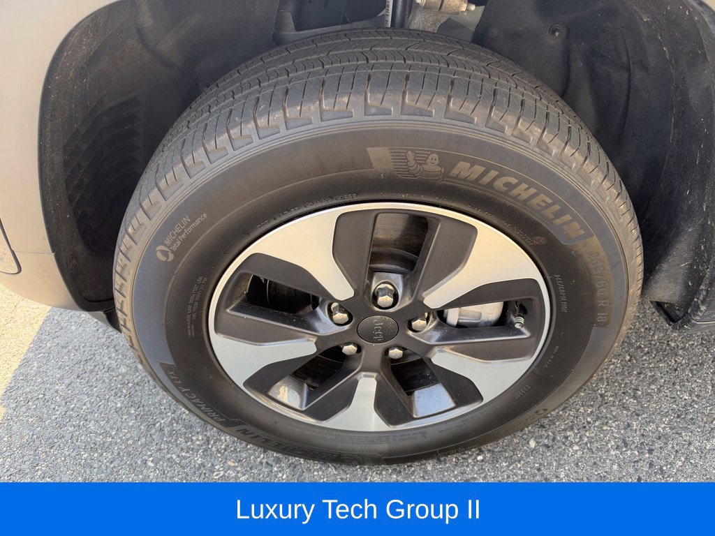 Used 2023 Jeep Grand Cherokee 4WD 4xe w/ Luxury Tech Group II image 13