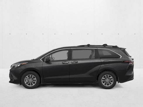 New 2026 Toyota Sienna XLE FWD image 3