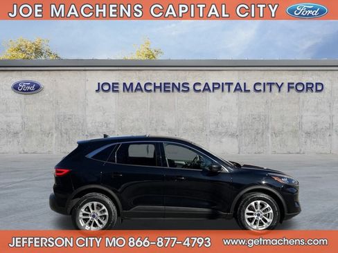 Certified 2022 Ford Escape SE w/ Cold Weather Package image 5