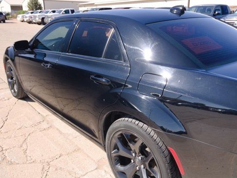 Used 2021 Chrysler 300 Touring w/ Sport Appearance Package RWD image 8