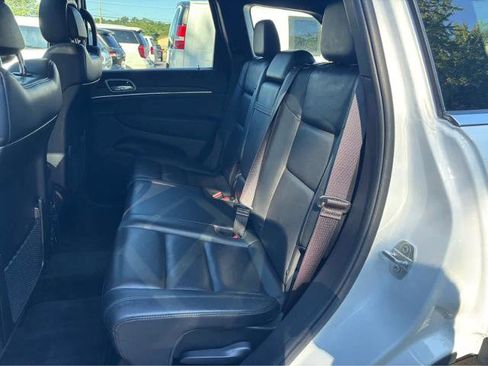 Used 2022 Jeep Grand Cherokee Limited image 15