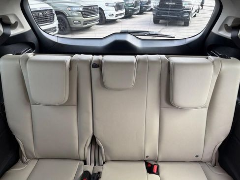 Used 2019 Subaru Ascent Limited AWD/4WD image 18