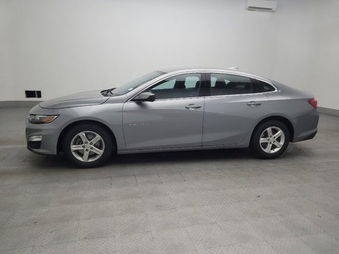 Used 2023 Chevrolet Malibu LT FWD image 2