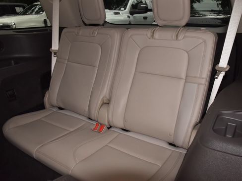 Used 2023 Lincoln Aviator Reserve w/ Equipment Group 201A AWD/4WD image 15