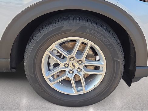 Used 2026 Ford Explorer Active RWD image 7