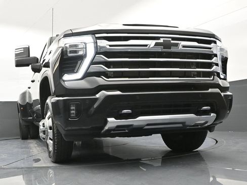 Used 2024 Chevrolet Silverado 3500 High Country w/ High Country Premium Package image 36