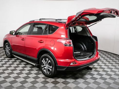 Used 2016 Toyota RAV4 LE w/ Cargo Management Package FWD image 29