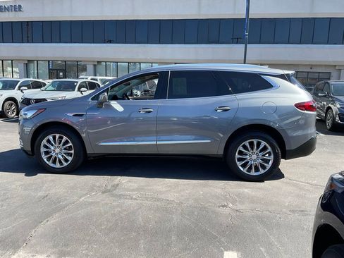 Used 2020 Buick Enclave Premium w/ Surround and Sites Package image 5