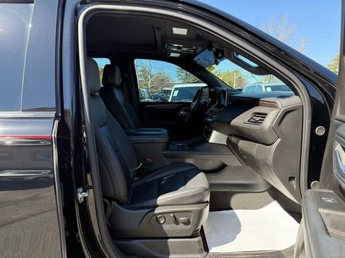 Used 2023 Chevrolet Tahoe Z71 w/ Z71 Off-Road Package image 32