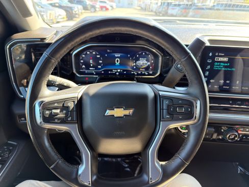 Used 2025 Chevrolet Silverado 2500 LT w/ Convenience Package AWD/4WD image 33