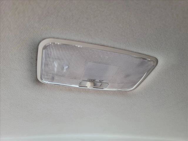 Used 2020 Toyota Corolla LE w/ Carpet Mat Package (TMS) FWD image 19