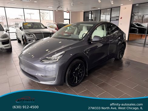 Used 2022 Tesla Model Y Long Range image 1