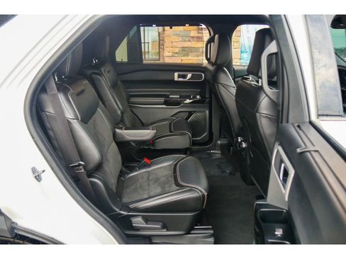 Used 2022 Ford Explorer ST image 18