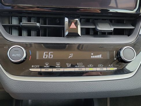 Used 2023 Toyota Corolla LE FWD image 15