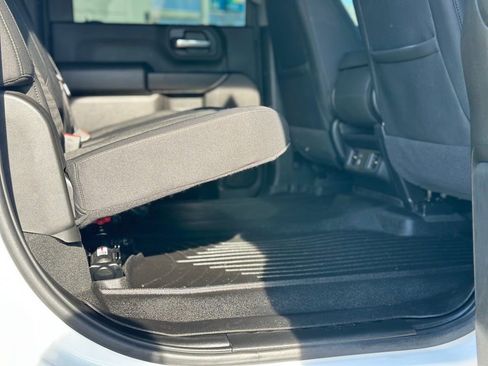 Used 2024 Chevrolet Silverado 2500 Custom w/ Custom Value Package image 23