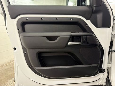 Used 2025 Land Rover Defender 110 S AWD/4WD image 15