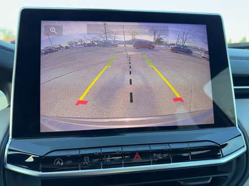 Certified 2023 Jeep Compass Limited image 23