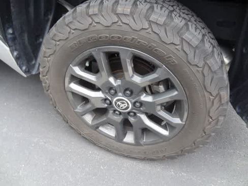 Used 2024 Toyota Tundra Platinum AWD/4WD image 16