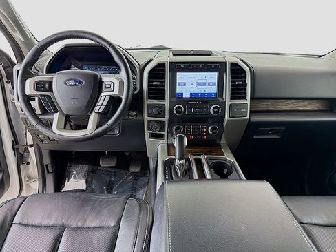 Used 2019 Ford F150 Lariat w/ Equipment Group 502A Luxury AWD/4WD image 32