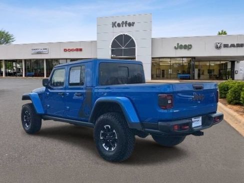 Used 2024 Jeep Gladiator Rubicon AWD/4WD image 3