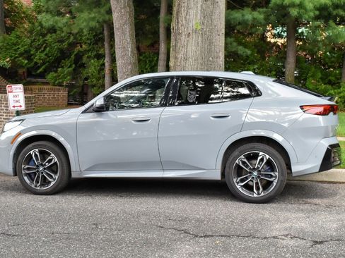 Used 2026 BMW X2 xDrive28i AWD/4WD image 4