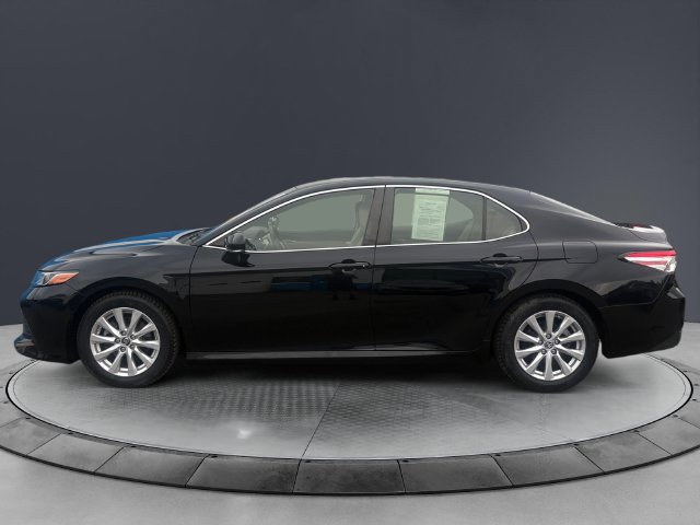 Used 2018 Toyota Camry LE w/ Convenience Package FWD image 2