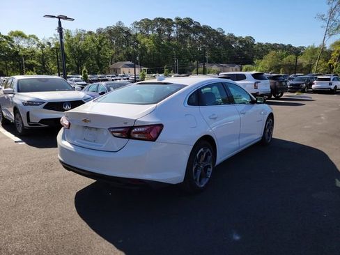 Used 2021 Chevrolet Malibu LT FWD image 2